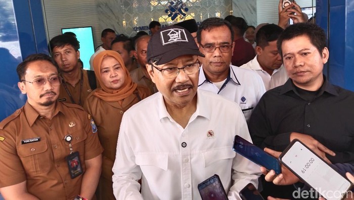 Menteri Sosial Gus Ipul. Menteri Sosial Gus Ipul.