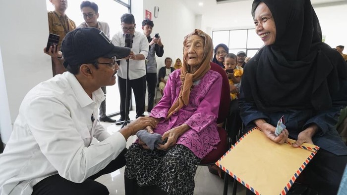 Menteri Sosial Saifullah Yusuf Menteri Sosial Saifullah Yusuf