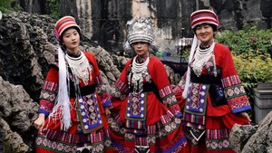 Dengan latar Yunnan yang eksotis, foto-fotonya seperti potongan adegan film bertema kerajaan. Foto: Instagram/@natashawilona12