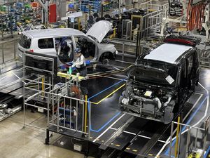 Industri Otomotif Jepang Soroti Hambatan Investasi di RI