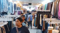 Pedagang Thrifting Pasar Senen Mulai Kelimpungan Gara-gara Purbaya! Pedagang Thrifting Pasar Senen Mulai Kelimpungan Gara-gara Purbaya!