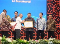 Kota Makassar Raih Penghargaan BRIN 2025 Berkat Kebijakan Berbasis Riset