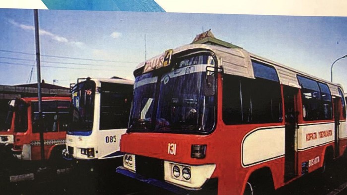 Penampakan bus kota di Jogja di era 1990-an. Foto diunggah Senin (27/10/2025). Penampakan bus kota di Jogja di era 1990-an.