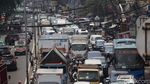 Penampakan Macet Panjang Imbas Proyek Utilitas di Tanah Abang Penampakan Macet Panjang Imbas Proyek Utilitas di Tanah Abang