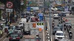 Penampakan Macet Panjang Imbas Proyek Utilitas di Tanah Abang Penampakan Macet Panjang Imbas Proyek Utilitas di Tanah Abang