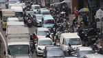Penampakan Macet Panjang Imbas Proyek Utilitas di Tanah Abang Penampakan Macet Panjang Imbas Proyek Utilitas di Tanah Abang