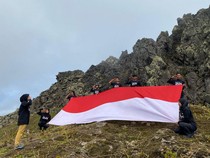 Hari Sumpah Pemuda, Bendera Merah Putih Dikibarkan di Puncak Gunung Peut Sagoe