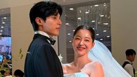 7 Momen Pernikahan Kim Ga Eun & Yoon Sun Woo, Kehadiran Yoona Curi Atensi 7 Momen Pernikahan Kim Ga Eun & Yoon Sun Woo, Kehadiran Yoona Curi Atensi