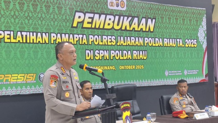 Polda Riau menggelar pelatihan Pamapta untuk meningkatkan pelayanan. Polda Riau menggelar pelatihan Pamapta untuk meningkatkan pelayanan.