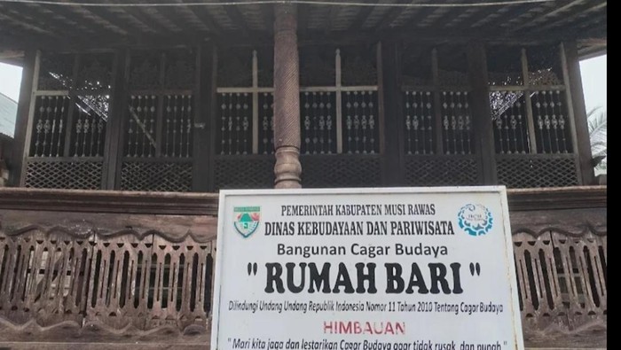 Rumah Bari di Kecamatan STL Ulu Terawas yang ditetapkan sebagai cagar budaya Rumah Bari di Kecamatan STL Ulu Terawas yang ditetapkan sebagai cagar budaya