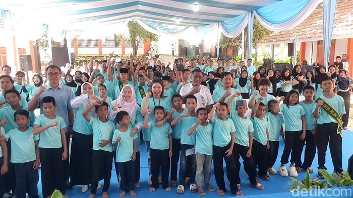 Sekolah Rakyat Peringatan Hari Habitat Dunia di Sekolah Rakyat Terintegrasi 31 Palembang.