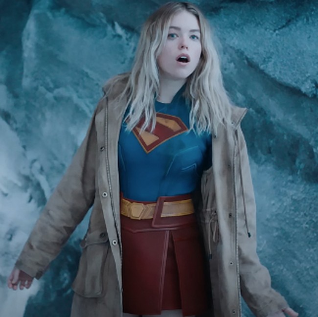 Milly Alcock Santai Hadapi Kritik Jelang Tayang Supergirl