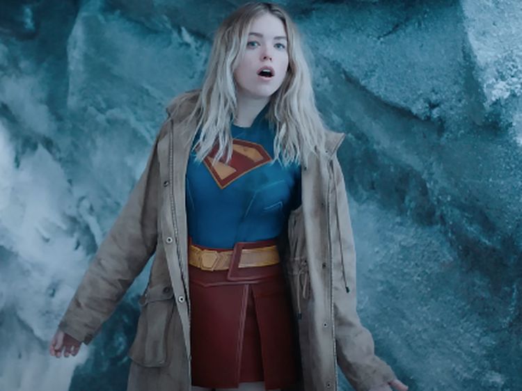 Milly Alcock Santai Hadapi Kritik Jelang Tayang Supergirl