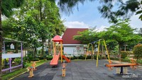 Playground area yang ada di RPTRA Citra Betawi.