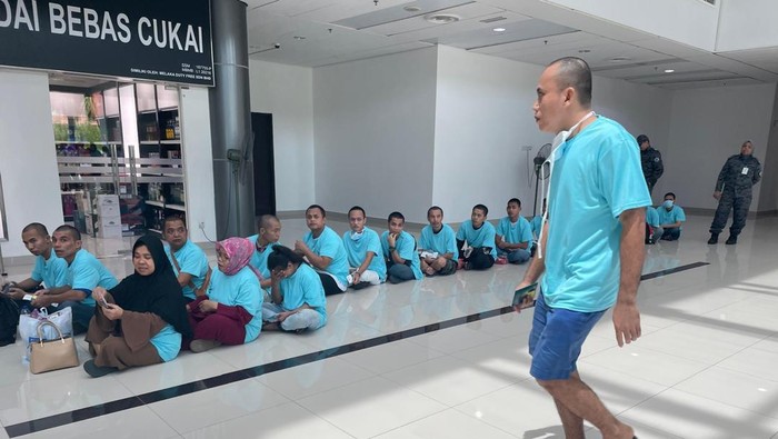 WNI yang dideportasi dari Malaysia yang didominasi pelanggaran keimigrasian. (dok KJRI Johor Bahru)