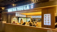 Restoran You Ma You La berlokasi di West Mall, lantai 3A, Grand Indonesia. Tempat makan ini sudah mengantongi sertifikat halal resmi, jadi muslim bisa bersantap dengan nyaman di sini. Foto: detikfood