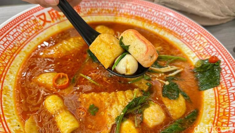 Malatang Halal yang Pedas Nikmat dengan Isian Pilih Sendiri