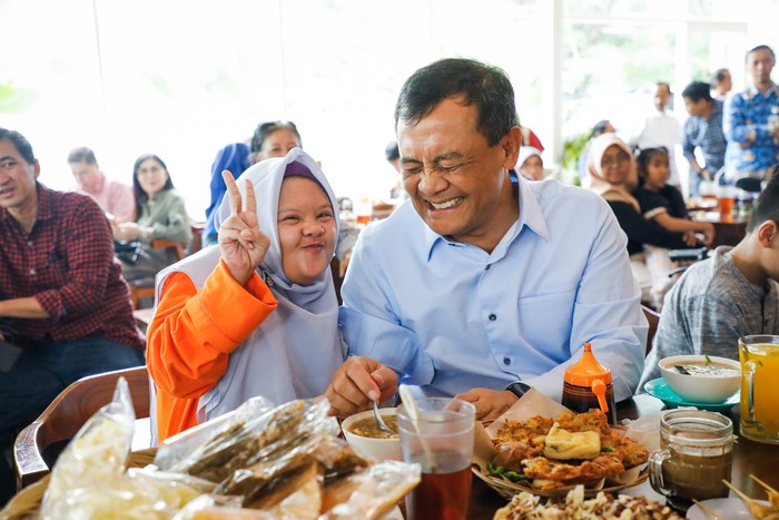 Ahmad Luthfi barreng disabilitas