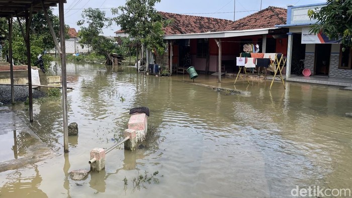 Banjir di Desa Ketitang Wetan, Kecamatan Batangan, Pati, Selasa (28/10/2025). Banjir di Desa Ketitang Wetan, Kecamatan Batangan, Pati, Selasa (28/10/2025).