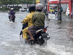 Kawasan Kota Lama Semarang Banjir, Terparah di Terowongan USM