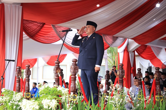 Bupati Bogor Rudy Susmanto menyerukan semangat persatuan dan aksi nyata kepada seluruh generasi muda Indonesia dalam peringatan Hari Sumpah Pemuda ke-97 Tahun 2025. Bupati Bogor Rudy Susmanto menyerukan semangat persatuan dan aksi nyata kepada seluruh generasi muda Indonesia dalam peringatan Hari Sumpah Pemuda ke-97 Tahun 2025.