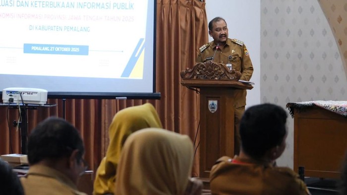Bupati Pemalang Tegaskan Medsos OPD Aktif Informasikan Kegiatan Kerja Bupati Pemalang Tegaskan Medsos OPD Aktif Informasikan Kegiatan Kerja
