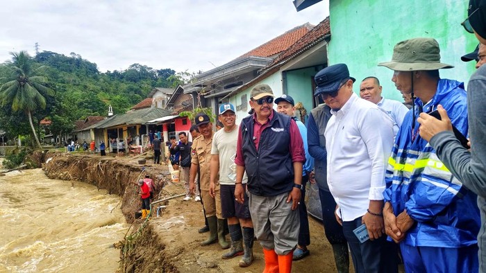 Status Tanggap Darurat Usai Banjir dan Longsor Landa Cisolok-Cikakak