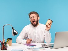 Viral Istilah Manchild! Kenali 12 Tanda Kamu Pacaran sama Cowok Belum Dewasa