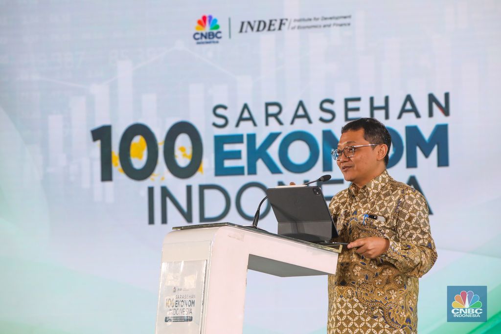 Deputi Bidang Koordinasi Pengelolaan dan Pengembangan Usaha BUMN, Kemenko Perekonomian RI, Ferry Irawan saat menyampaikan paparan dalam acara Sarasehan 100 Ekonom di Menara Bank Mega, Jakarta, Selasa (28/10/2025). (CNBC Indonesia/Faisal Rahman) Deputi Bidang Koordinasi Pengelolaan dan Pengembangan Usaha BUMN, Kemenko Perekonomian RI, Ferry Irawan saat menyampaikan paparan dalam acara Sarasehan 100 Ekonom di Menara Bank Mega, Jakarta, Selasa (28/10/2025). (CNBC Indonesia/Faisal Rahman)