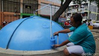 Tangki septik tank komunal biogas berdiri di area Rusun Bidara Cina. Inovasi ini menjadi contoh penerapan ekonomi sirkular dan energi terbarukan di lingkungan perkotaan. Tangki septik tank komunal biogas berdiri di area Rusun Bidara Cina. Inovasi ini menjadi contoh penerapan ekonomi sirkular dan energi terbarukan di lingkungan perkotaan.
