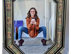 Niatnya Jual Online Cermin, Malah Terekam Hal Tak Terduga!