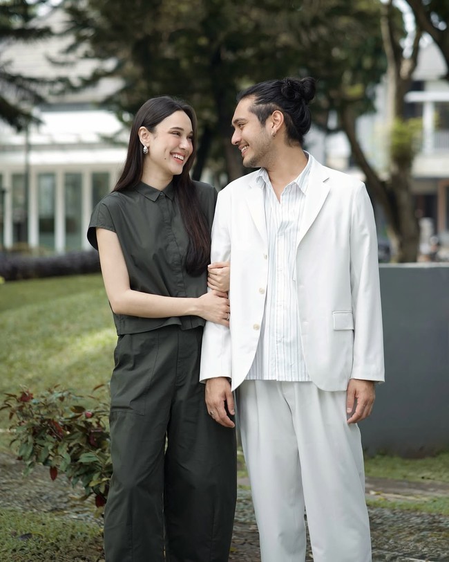 Giorgino dan Yasmin diketahui telah berpacaran sejak tahun 2021. Melalui akun Instagram masing-masing, keduanya kerap membagikan momen mesra mereka. Foto: dok Instagram giorgino_abraham