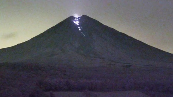 Semeru Kembali Erupsi
