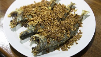 Resep Ikan Kembung Goreng Bumbu Bawang Putih yang Sedap Resep Ikan Kembung Goreng Bumbu Bawang Putih yang Sedap