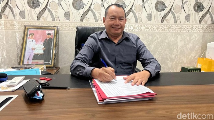 Kepala BKPSDM Kabupaten Mojokerto Amat Susilo. Kepala BKPSDM Kabupaten Mojokerto Amat Susilo.