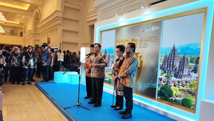 Ketua DPD RI Sultan B Najamudin di DPD RI Awards 2025 (Matius Alfons/detikcom) Ketua DPD RI Sultan B Najamudin di DPD RI Awards 2025 (Matius Alfons/detikcom)