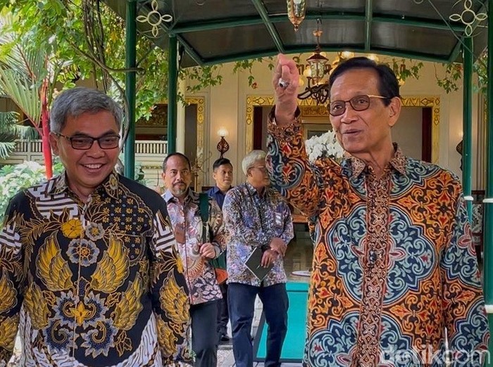 Ketua KPK Setyo Budiyanto menemui Gubernur DIY Sri Sultan Hamengku Buwono X di Kompleks Kepatihan, Kota Jogja, Selasa (28/10/2025). Ketua KPK Setyo Budiyanto menemui Gubernur DIY Sri Sultan Hamengku Buwono X di Kompleks Kepatihan, Kota Jogja, Selasa (28/10/2025).
