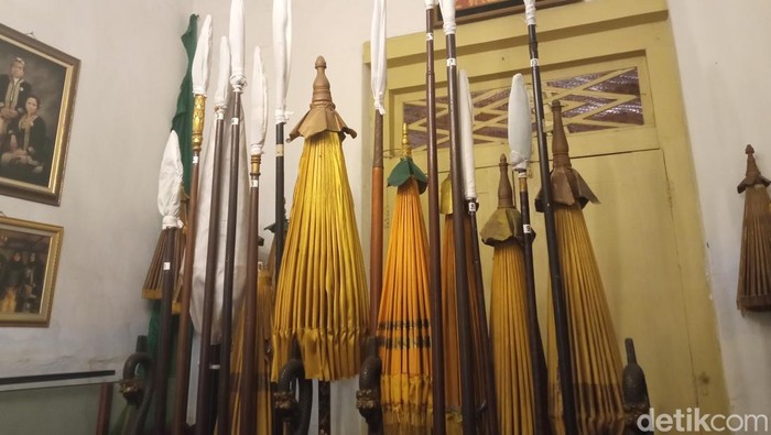 Mengintip Koleksi Tombak di Keraton Kacirebonan Cirebon