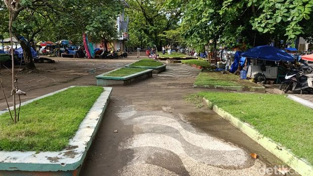 Kondisi Pedestrian di Pantai Pangandaran Kondisi Pedestrian di Pantai Pangandaran