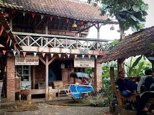 Kopi Sontoloyo, Kafe Instagramable Sentuhan Jawa Klasik di Kota Batu