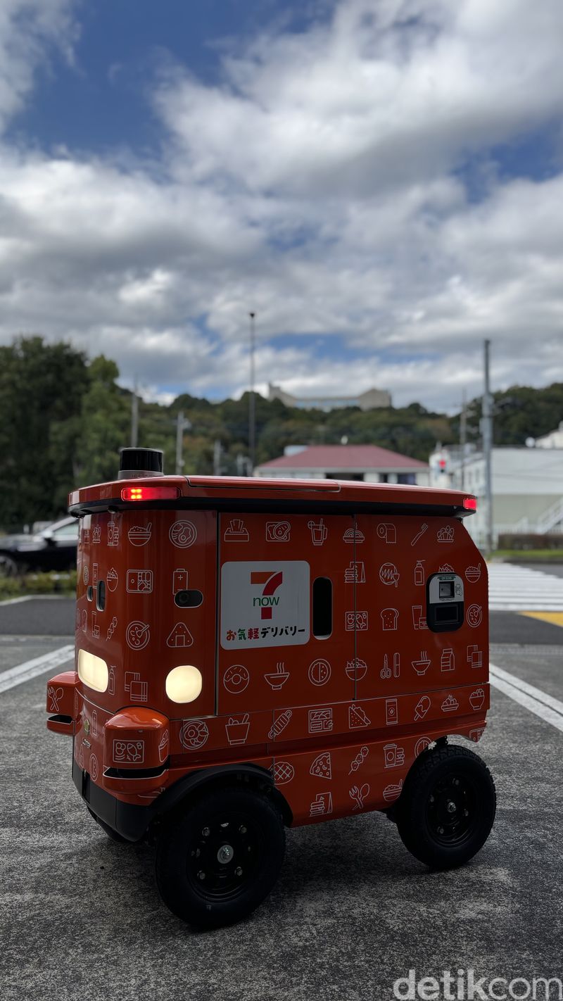 Kurir pakai teknologi robotik Kirim-kirim barang di Jepang memanfaatkan teknologi robotik. Suzuki bekerja sama dengan perusahaan start up Lomby dan perusahaan ritel Seven Eleven menyajikan solusi pengiriman barang tanpa manusia.