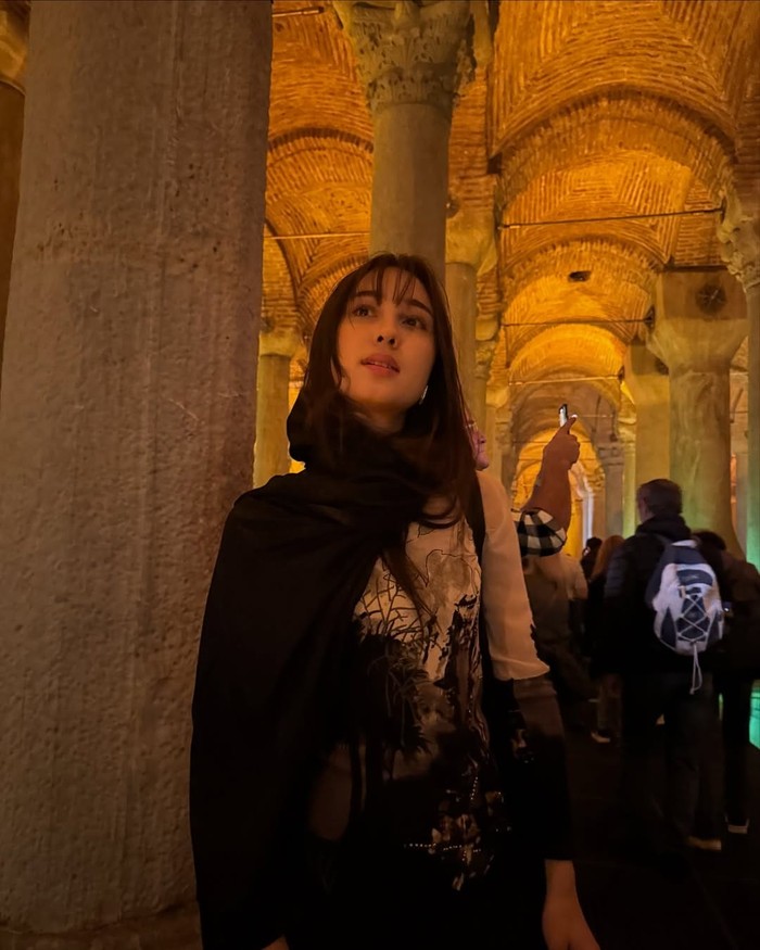 Liburan Yasmin Napper di Turki Artis Yasmin Napper liburan di Turki bersama keluarganya, mengunjungi beberapa bangunan bersejarah di sana