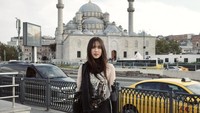 Cantiknya Double! Potret Liburan Yasmin Napper di Turki Cantiknya Double! Potret Liburan Yasmin Napper di Turki