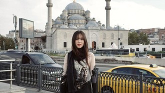 Cantiknya Double! Potret Liburan Yasmin Napper di Turki Cantiknya Double! Potret Liburan Yasmin Napper di Turki