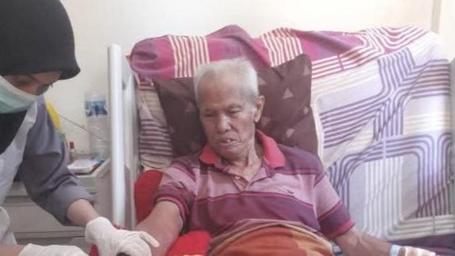 Tangan kiri M Saleh Rasid, warga Desa Tambe, Kecamatan Bolo, Kabupaten Bima, NTB yang menjadi korban dugaan malapraktik mantri desa. (Dok. Pribadi Lukman).