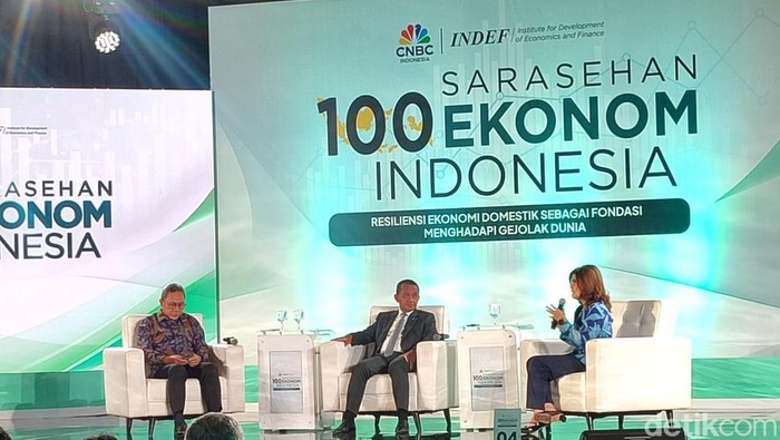 Menteri Energi dan Sumber Daya Mineral (ESDM) Bahlil Lahadalia Menteri Energi dan Sumber Daya Mineral (ESDM) Bahlil Lahadalia dalam acara Sarasehan 100 Ekonom Indonesia di Menara Bank Mega, Jakarta Selatan, Selasa (28/10/2025).