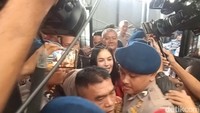 Nikita Mirzani Jelang Vonis: Semoga Keadilan Masih Ada Nikita Mirzani Jelang Vonis: Semoga Keadilan Masih Ada