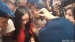 Senyum Optimis Nikita Mirzani Jelang Vonis di Hari Sumpah Pemuda