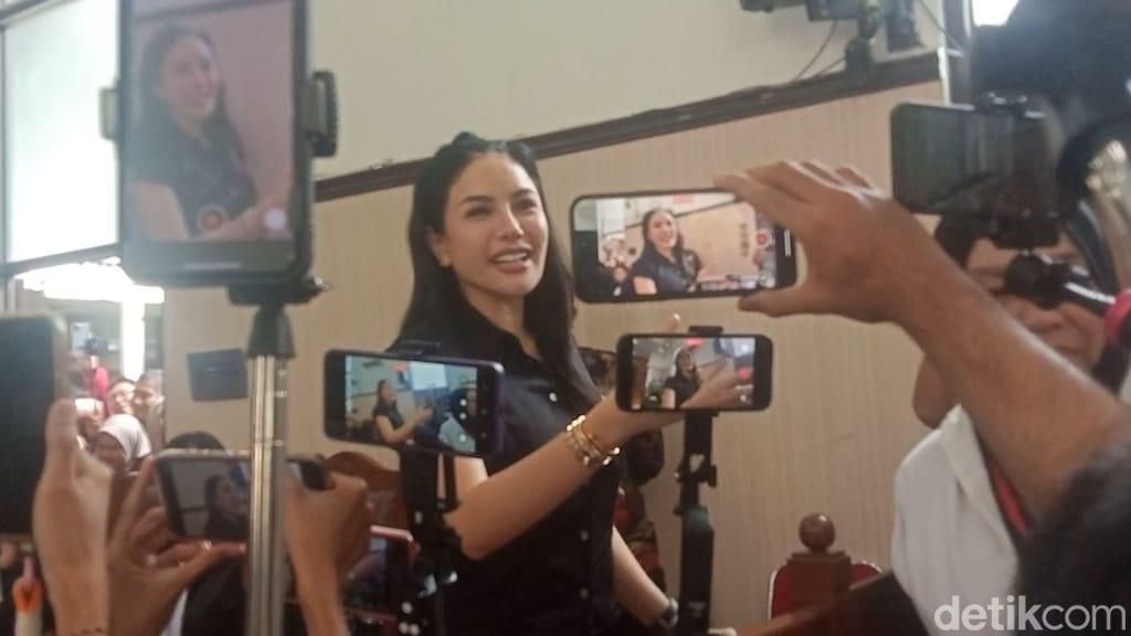 Divonis 4 Tahun Penjara, Senyum Nikita Mirzani Gak Pudar