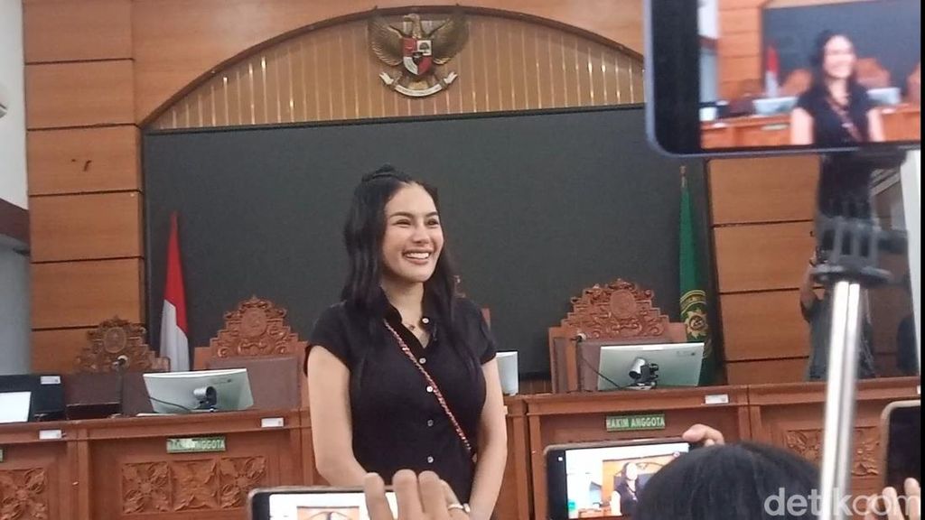 Video Alasan Nikita Tegar dengan Vonis: Sudah Pasti Ditahan Jadi Santai Aja! Video Alasan Nikita Tegar dengan Vonis: Sudah Pasti Ditahan Jadi Santai Aja!